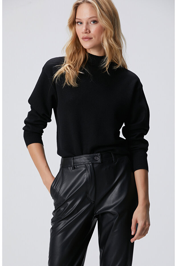 Siyah Dik Yaka Triko Kazak - 1