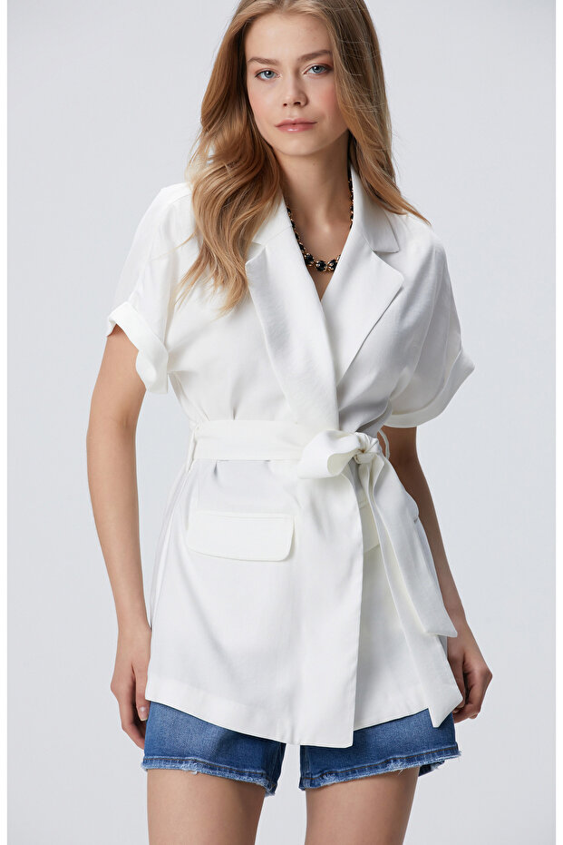 Beyaz Beli Kuşaklı Ceket - 1