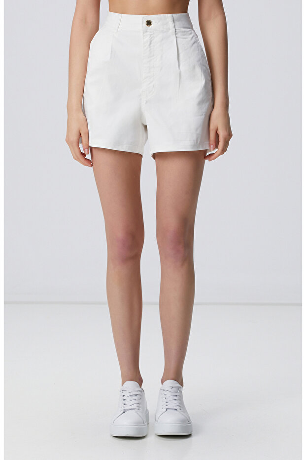 Kırık Beyaz Kısa Denim Şort - 2