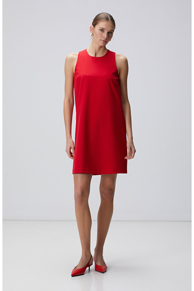 Kırmızı Elbise - 1