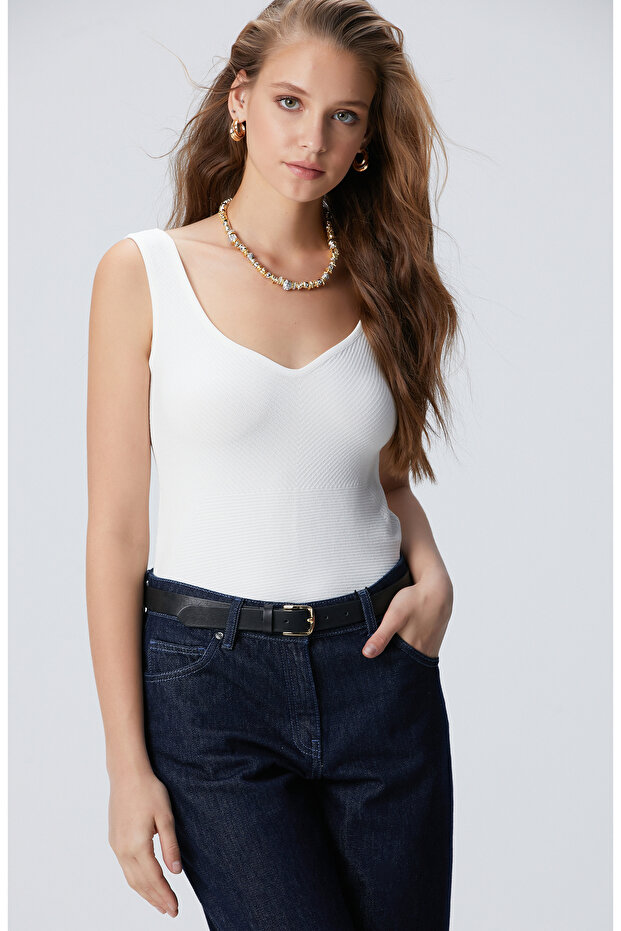 Kırık Beyaz Atlet - 4