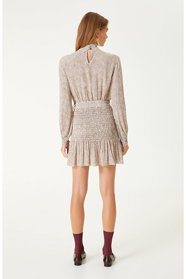 Bej Dik Yaka Mini Elbise - 7