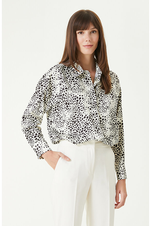 Beyaz Siyah Gömlek - 1