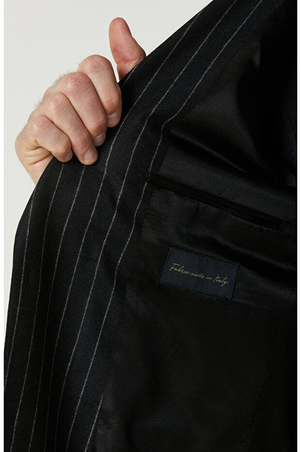 Siyah Çizgili Takım - 8