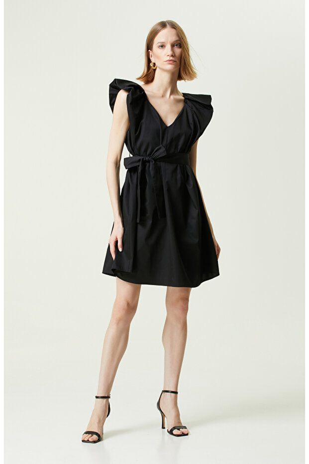 Siyah Kolsuz V Yaka Elbise - 1