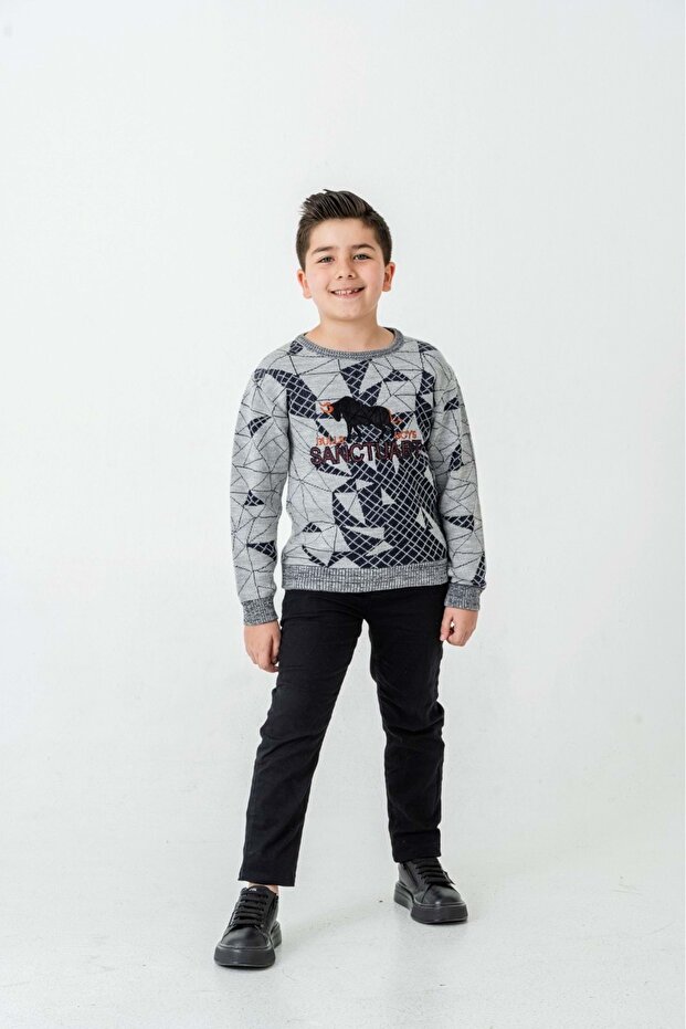 Triangle Model Sweater - 3