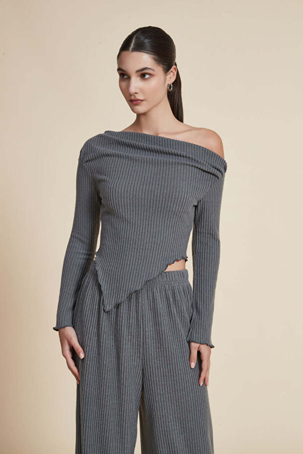 Solid Long-Sleeve Top - 4