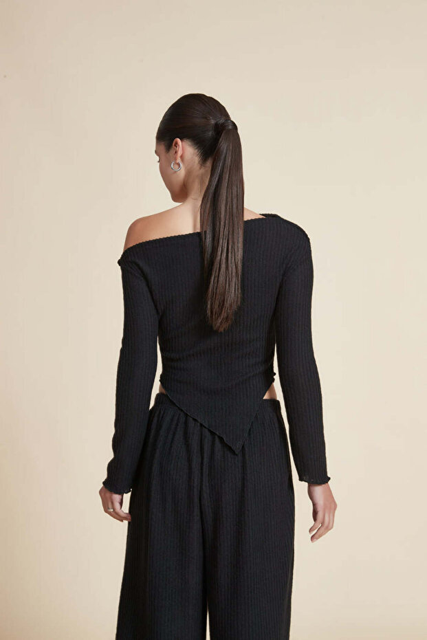 بلوزة سادة بأكمام طويلة - 2