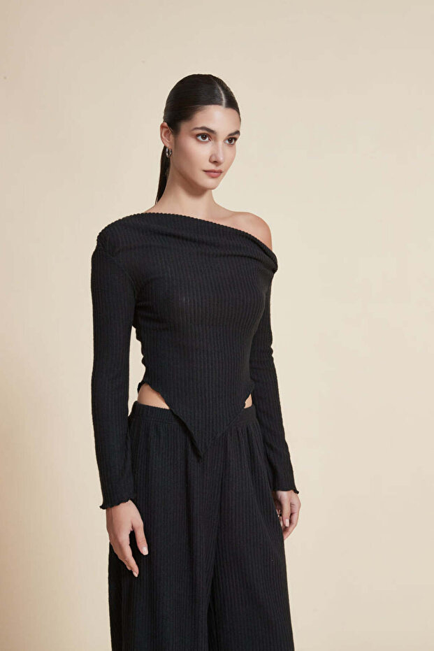 بلوزة سادة بأكمام طويلة - 4