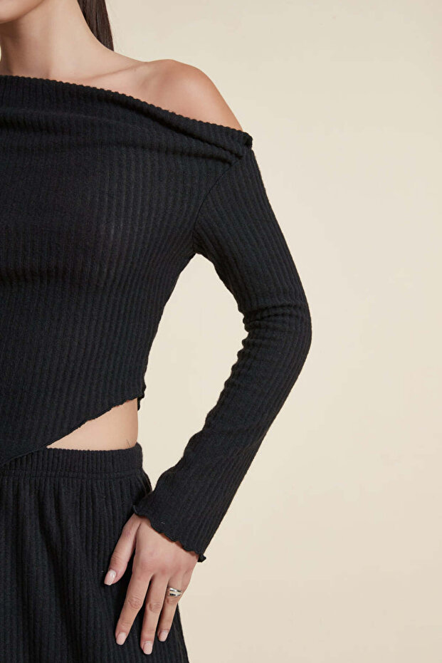 بلوزة سادة بأكمام طويلة - 6