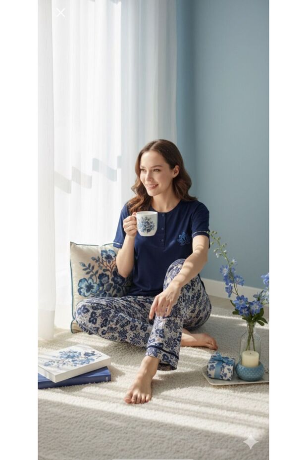 Taç Yaprak Desenli Kadın Pijama Takımı - 1