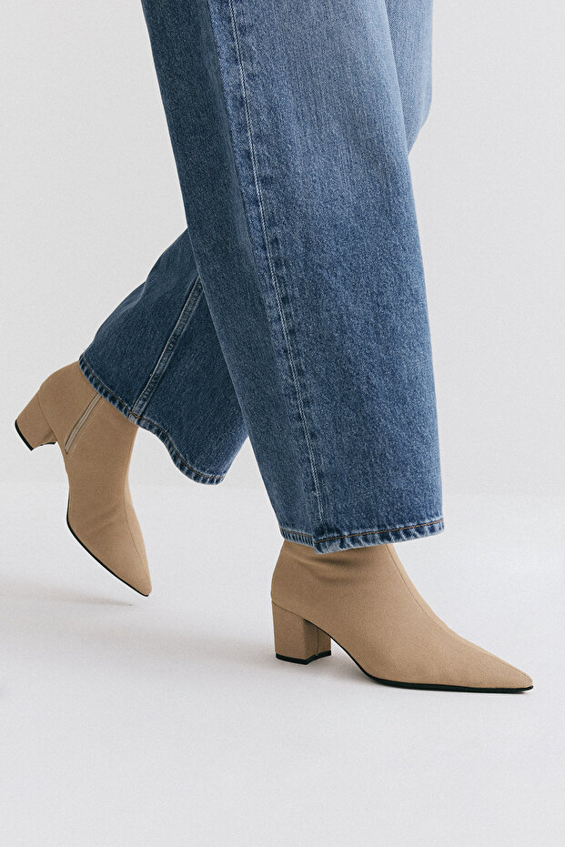 Bot 2514 - Sivri Burun Önden Dikişli Bej Süet Kadın Bot - 6