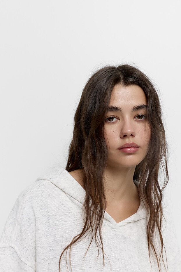 Kapüşonlu soft örgü sweatshirt - 5