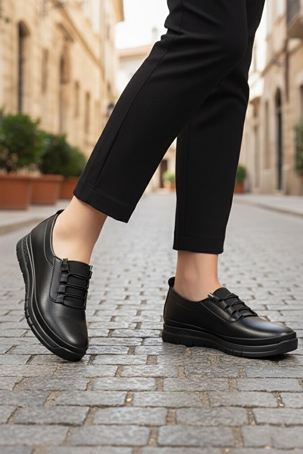 Black Rubber Laced Flexible Women's Casual Shoes 034 Z