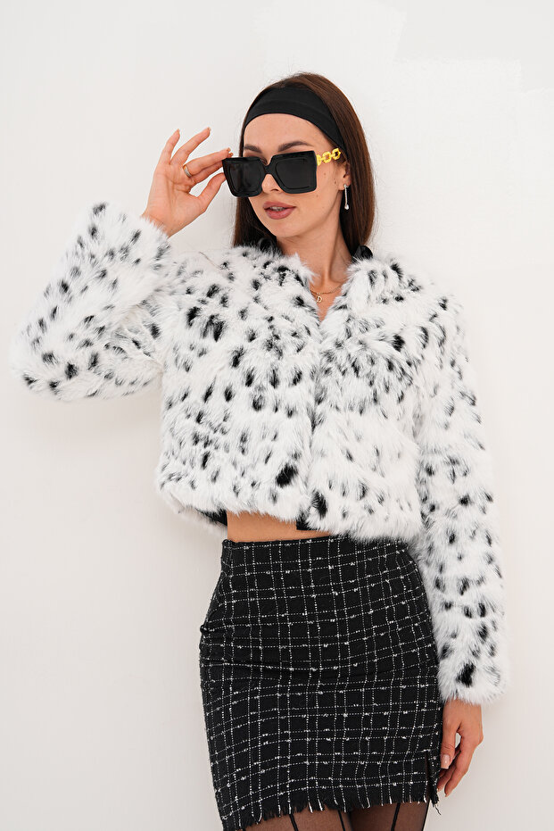 سترة كروب بوي ذات ياقة أساسية وفرو - 6