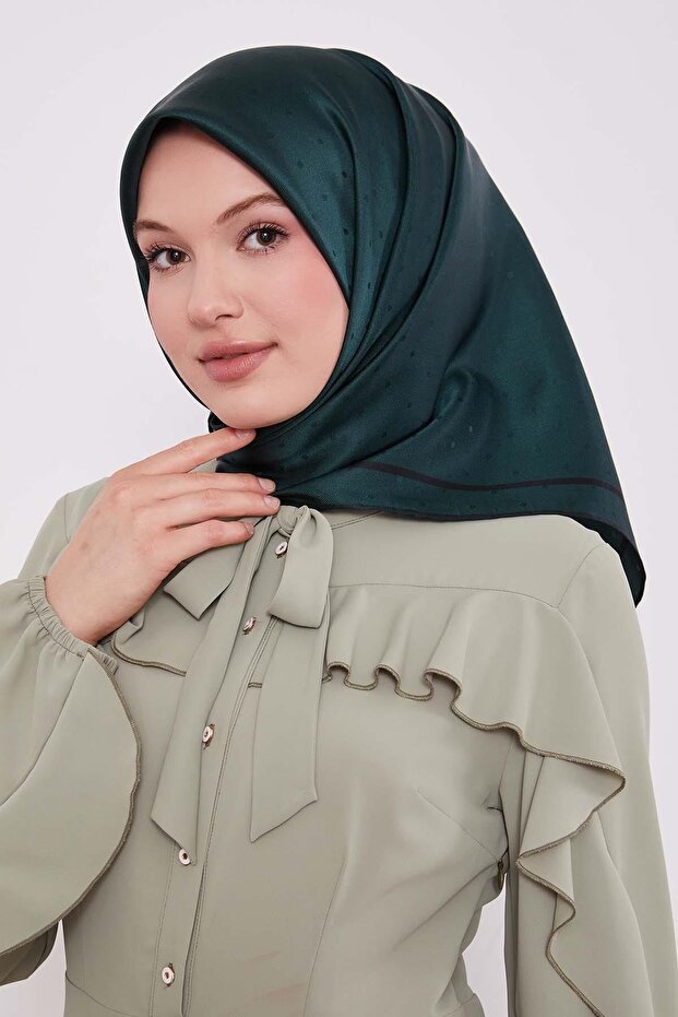 Zümrüt Benek Desen Monogram İpek Eşarp - 2