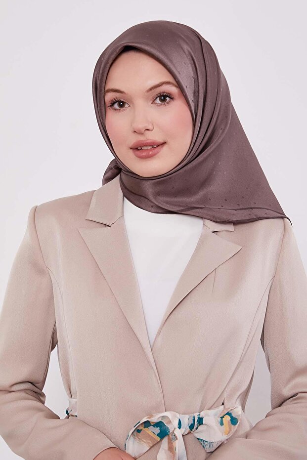 وشاح حريري بنمط بقع القهوة - 3