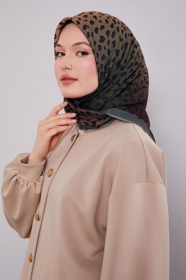 Emerald Leopard Pattern Soft Scarf - 2