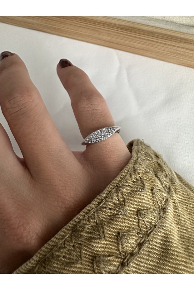 Silver Colored Stone Shuttle Model Pinky Ring - 5