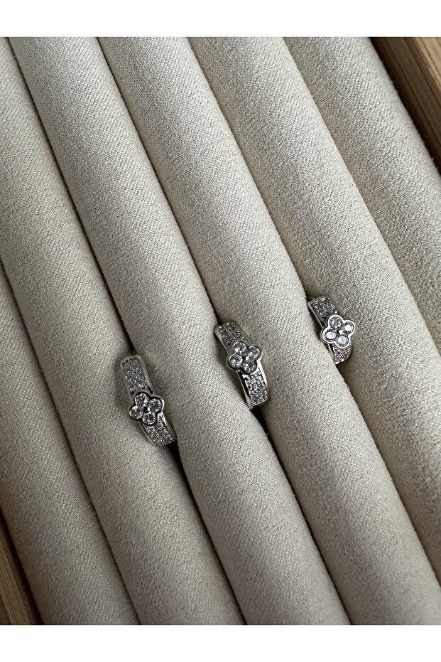 طقم أقراط من الفضة مكون من 3 قطع - 3