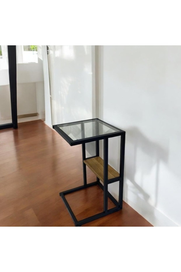 Service table with a distinctive rectangular design - 1