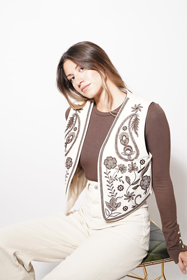 سترة منقوشة باللون البيج - 1