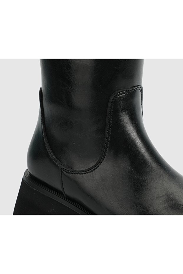 Siyah Kadın Bot - 5