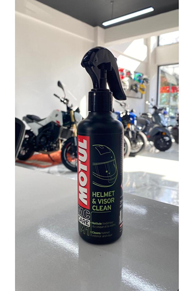 MC CARE M1 HELMET & VISOR CLEAN