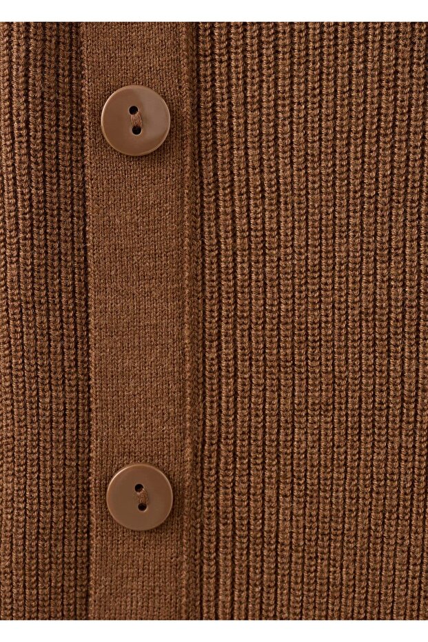 Düğmeli asimetrik yaka kazak - 7