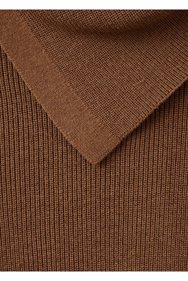 Düğmeli asimetrik yaka kazak - 6