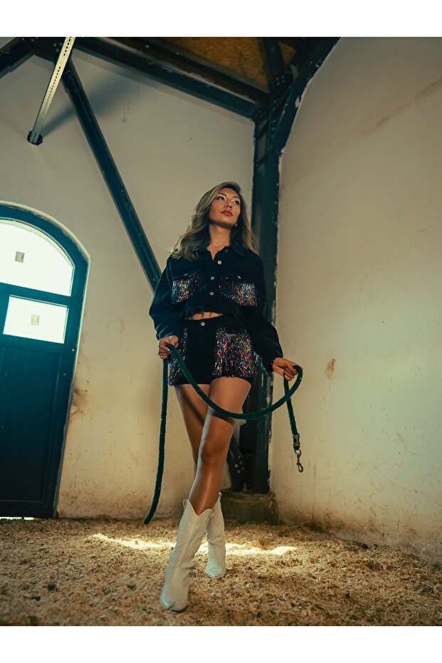 Renkli Püsküllü Siyah Kot Şort - 2