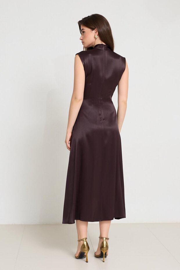 Acı-Кава V-подібний виріз, деталізована талія, міді-довжина, без рукавів - 5