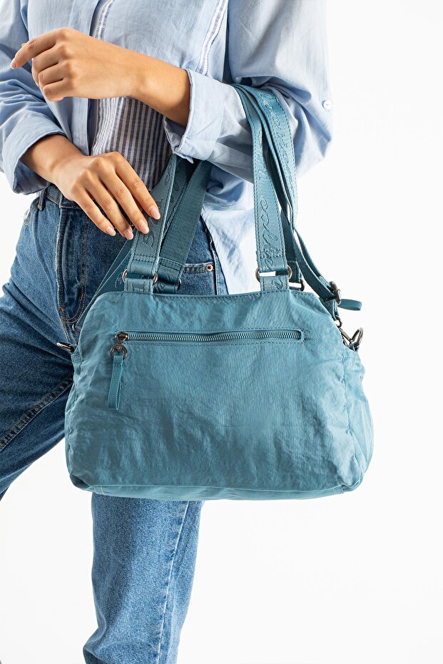 Yumuşak Dokulu Ultra Hafif, Esnek ve Su Geçirmez Polyamid Kumaş Omuz ve Kol Çantası Mavi Model: (571 - 4