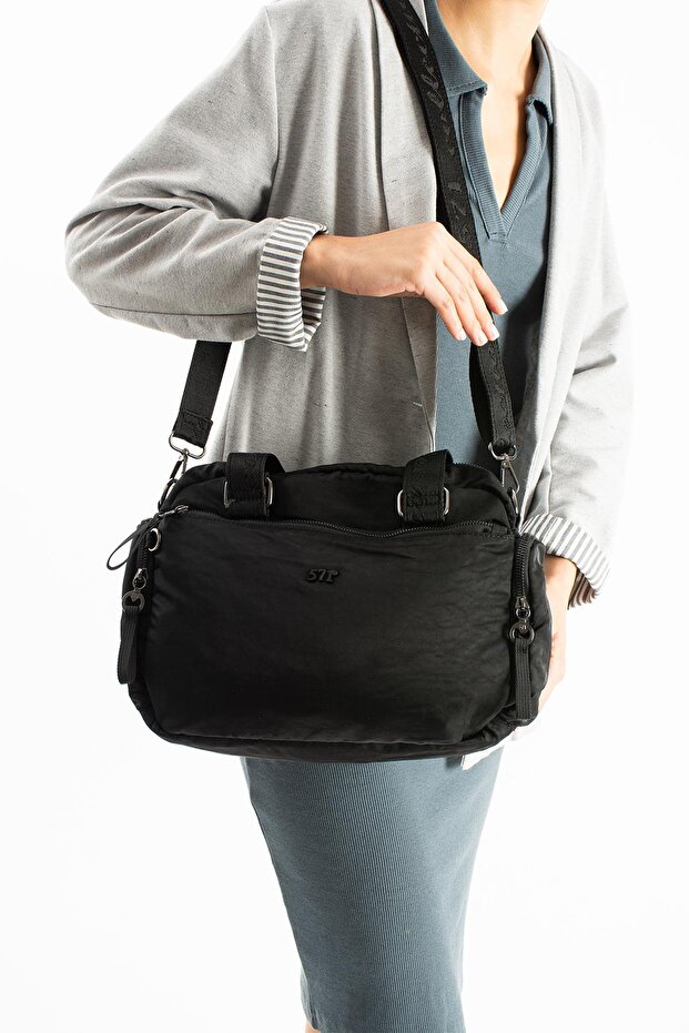 Soft Textured Ultra-Lightweight, Waterproof Polyamide Fabric Shoulder and Arm Bag Black Model: (571-13-14g)