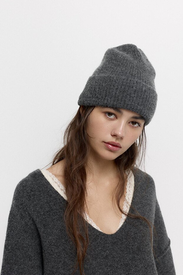 Soft knit V-neck sweater - 6