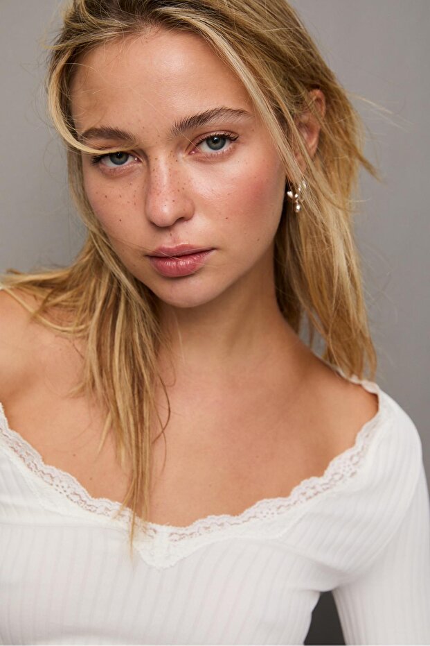 Dantelli dikişsiz tişört - 3