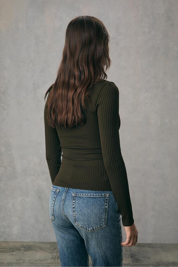 Dantelli dikişsiz tişört - 4