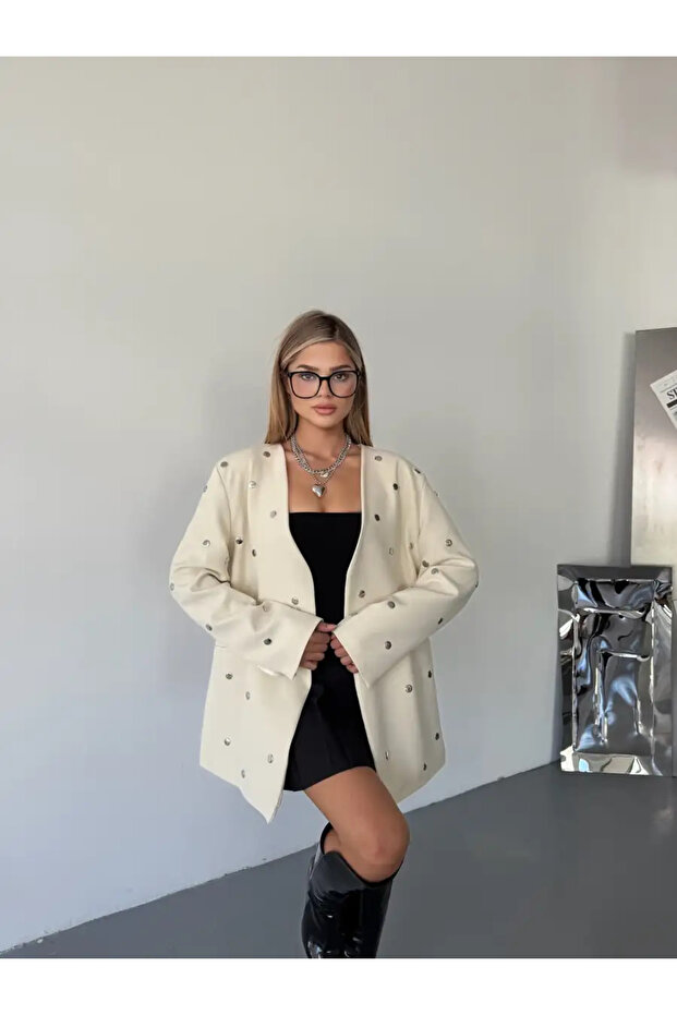 سترة بتفاصيل إكسسوارات - 2