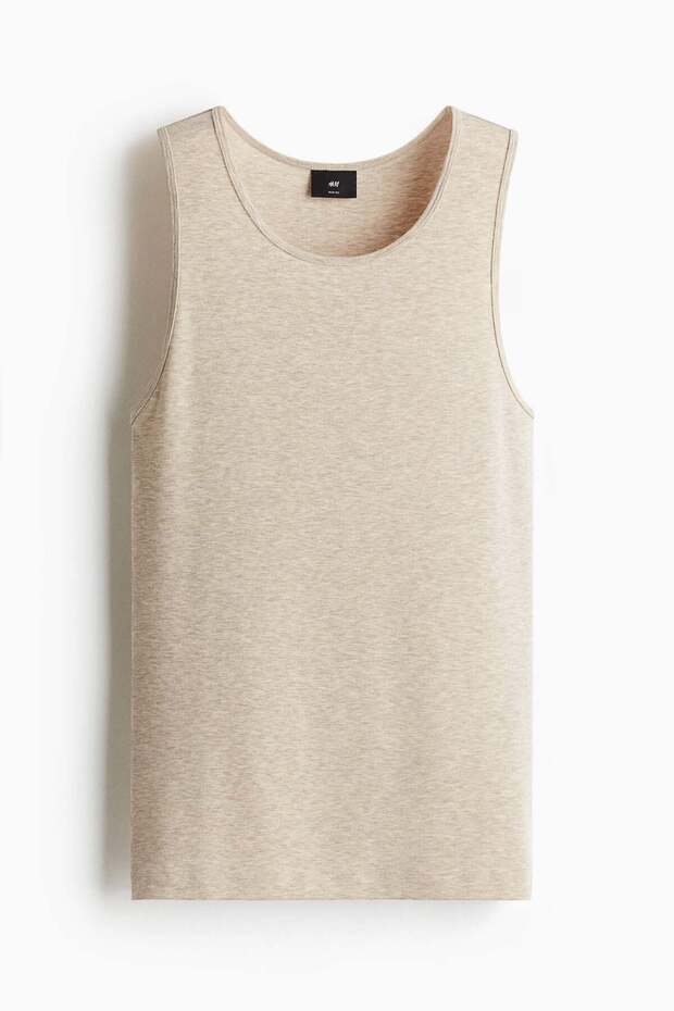بلوزة بقصة Slim Fit