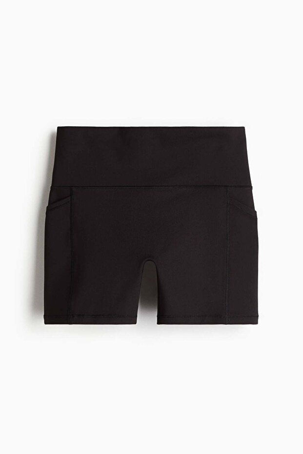 Sports hotpants with DryMove™