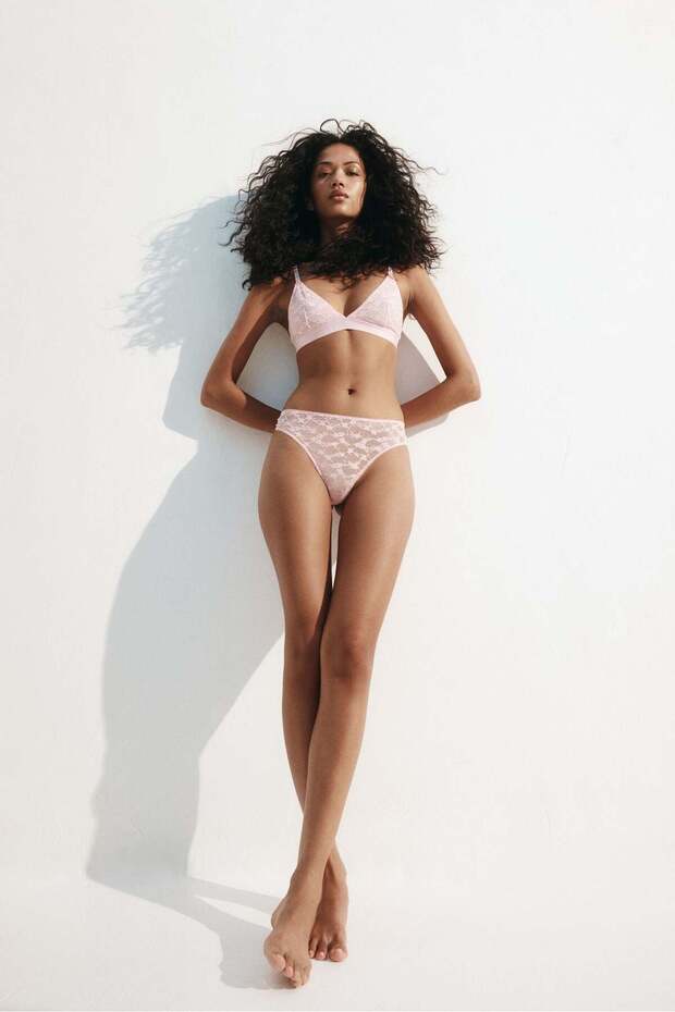 قطعتان من الملابس الداخلية - 2