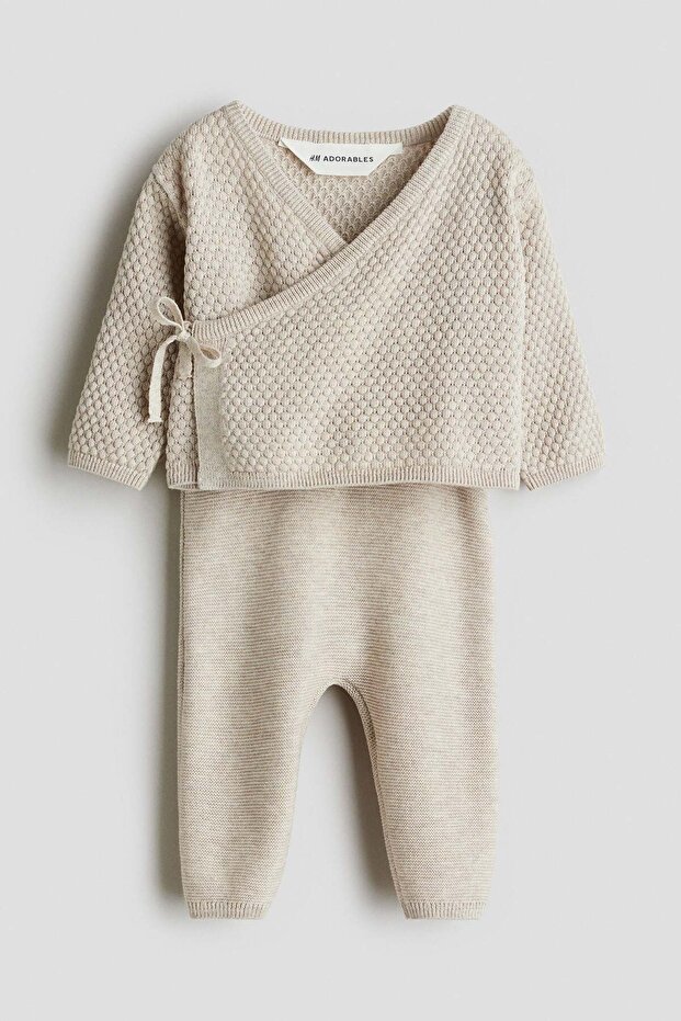 2-piece knitted cardigan and trousers set