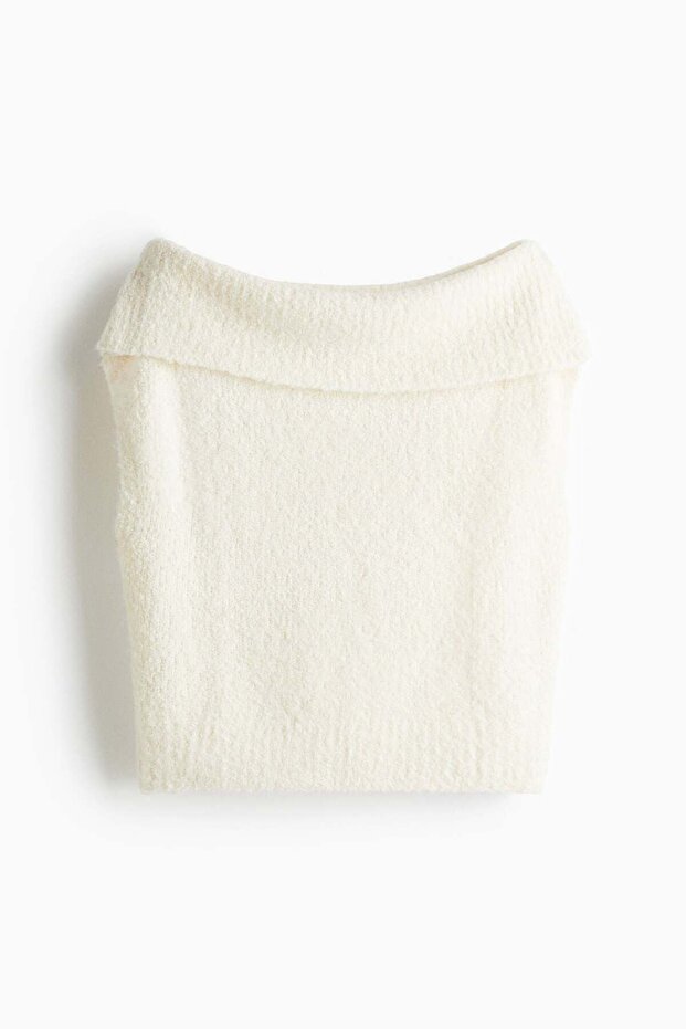 Knitted off-the-shoulder top