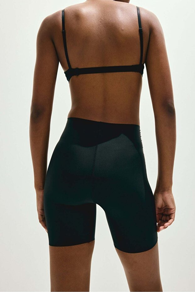 قطعتان من الشورتات الخفيفة لتشكيل الجسم - 4