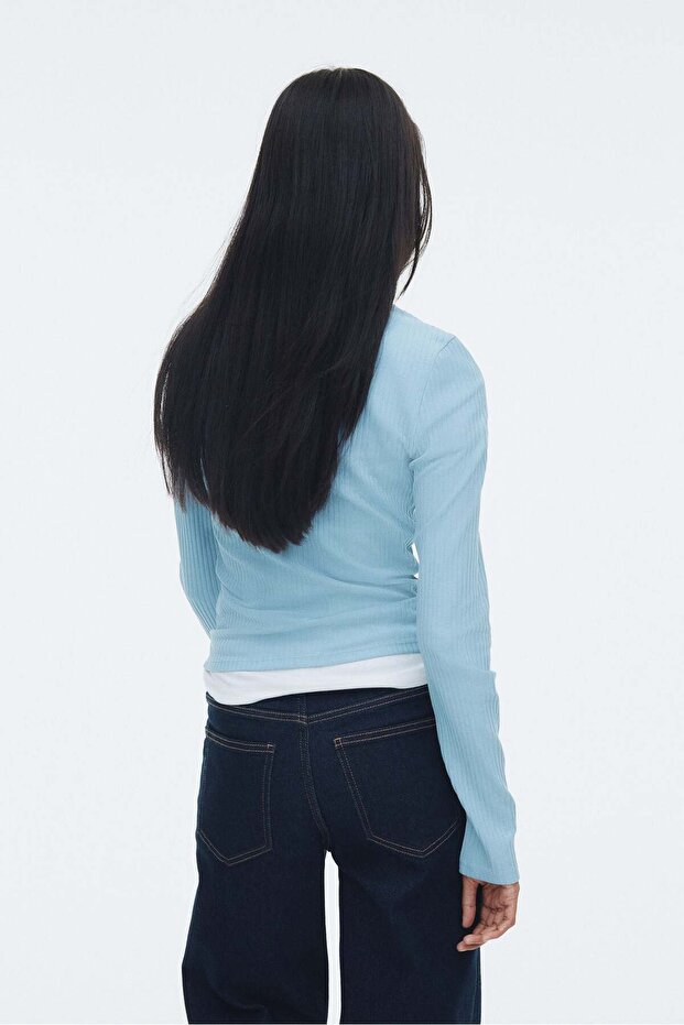 قميص بياقة مضلعة - 2