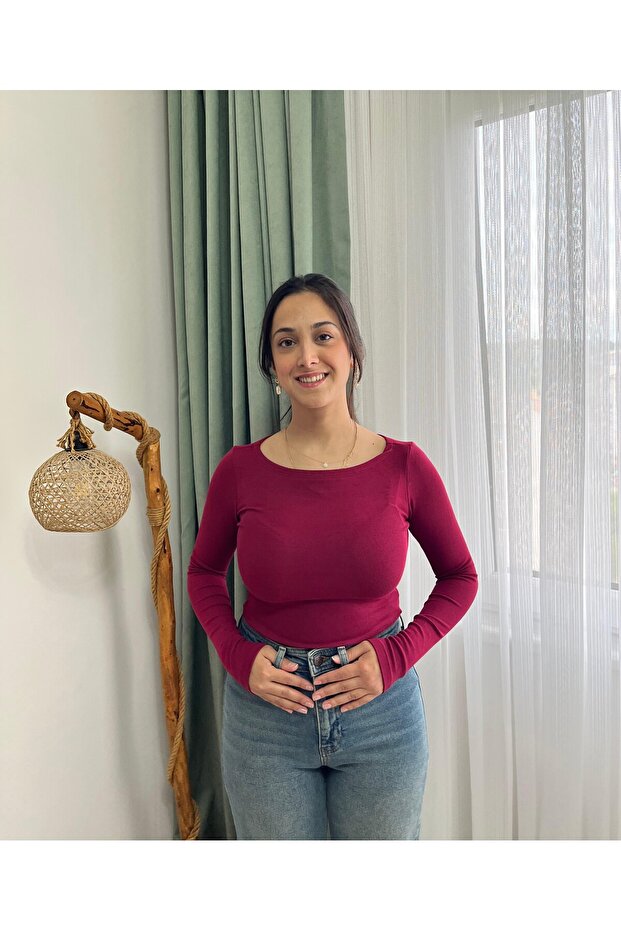 بلوزة أساسية بأكمام طويلة وياقة قارب - 1