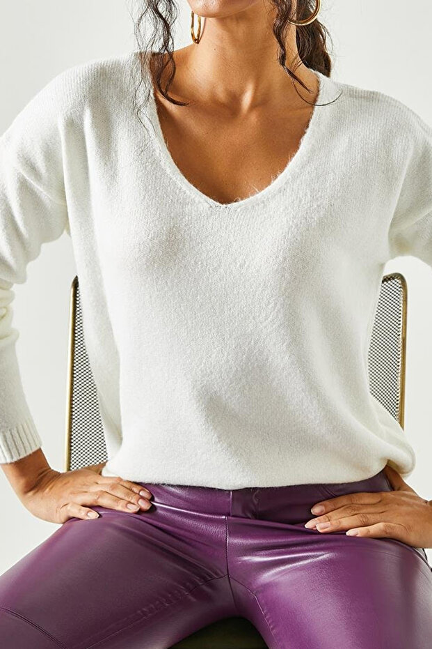 Women's V-Neck Washable Soft Ecru Sweater