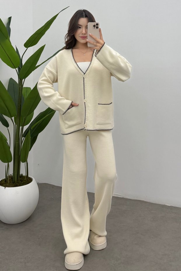 Women's Ecru Pocket Detailed Shepherd Stitch Cardigan Pants Bottom Top Knitwear Set