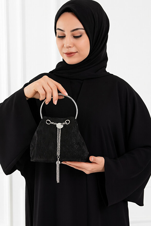 حقيبة سهرة نسائية سوداء اللون مع حزام سلسلة معدنية وحقيبة يد صغيرة للفساتين المسائية
