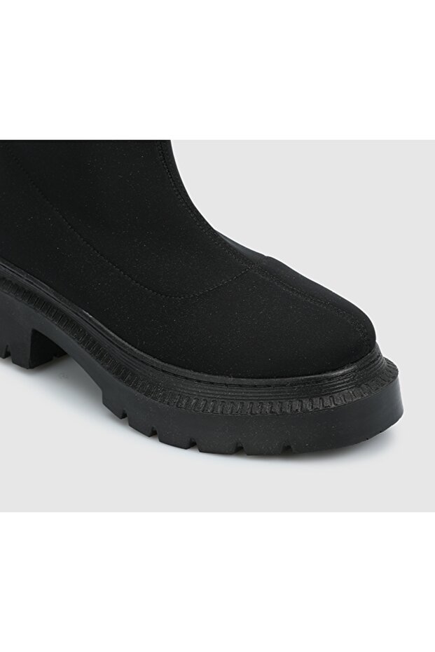 Siyah Kadın Bot - 5